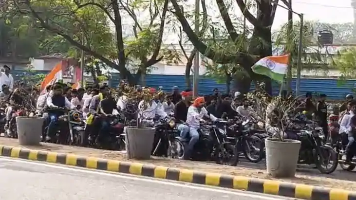 बाइकर्स गैंग का आतंक 