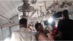 Bihar Crime : दरभंगा में चलती ट्रेन में युवकों ने जमकर मचाया उपद्रव, लाठी डंडों से की यात्रियों की पिटाई, दो युवक गंभीर रूप से हुए जख्मी 