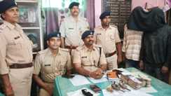 Bihar News : मोतिहारी पुलिस ने सीएसपी लूटकर भाग रहे दो बदमाशों को किया गिरफ्तार, हथियार और जिंदा कारतूस किया बरामद  