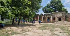 Bihar School - कभी जिले का था गौरव, आज बदहाली की स्थिति में पहुंच चुका है आजादी से पहले शुरू हुआ स्कूल, खंडहर हो चुकी कमरों में पढ़ते हैं बच्चे