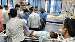 कान में लगा ईयरफोन बना काल : पावापुरी हाल्ट पर ट्रेन की चपेट में आने से यूपी का युवक गंभीर रुप घायल, प्रेमिका से मिलने जा रहा था नवादा