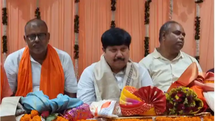 गृह जिला भोजपुर पहुंचे पश्चिम बंगाल के मंत्री अर्जुन सिंह, क
