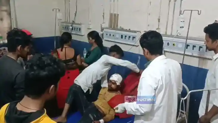 चाकू से हमला 