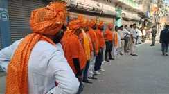 Bihar News : कटिहार में दिखी सांप्रदायिक सौहार्द की मिसाल, रामनवमी की निकाली गयी भव्य शोभा यात्रा, मस्जिद के सामने हिंदुओं ने बनाई मानव श्रृंखला