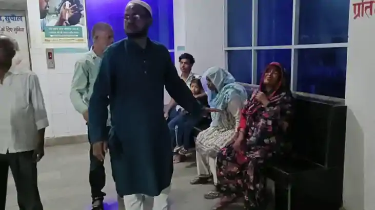  Bihar News: सदर अस्पताल में इलाज से पहले इंतजार पर भड़के पर