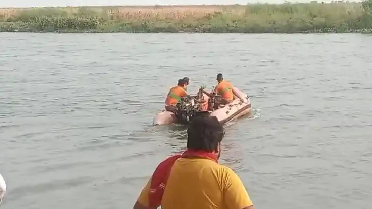 Patna Marine Drive where a young man jumped into the Ganges