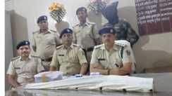 Patna police seized smack weapon 