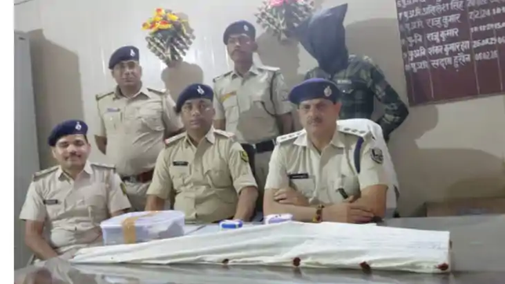 Patna police seized smack weapon 