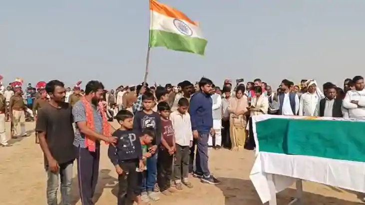 Bihar News: शहीद जवान का पार्थिव शरीर पहुंचा गांव,  नम आंखों