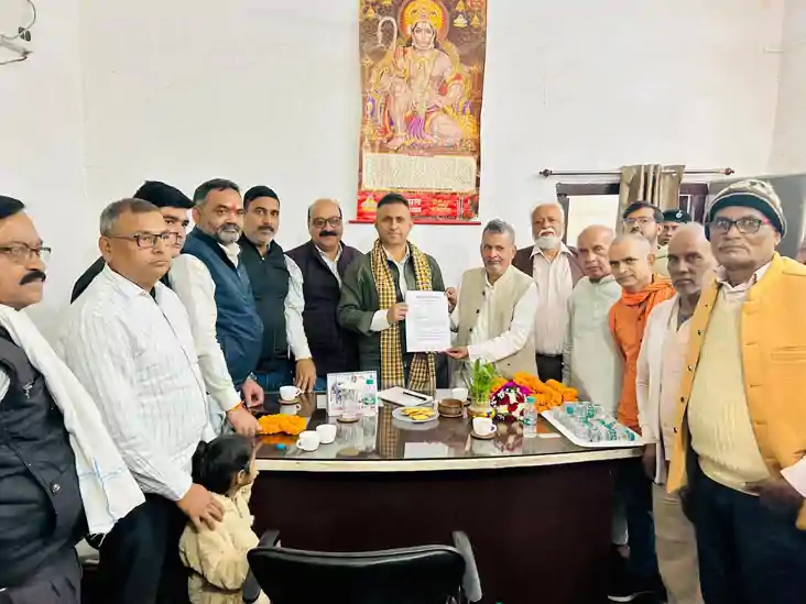 बक्सर इंडस्ट्री एरिया का दौरा करने पहुंचे विधायक आनंद मिश्रा