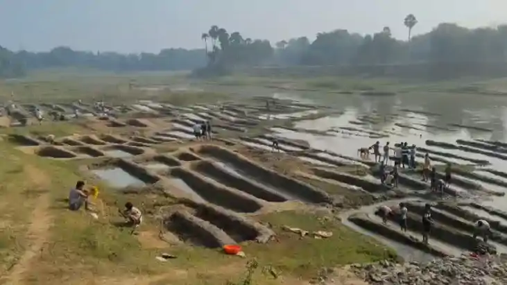 Bihar News : मुंगेर में मेहनत और श्रद्धा का दिखा अद्भुत संगम Bihar News : मुंगेर में मेहनत और श्रद्धा का दिखा अद्भुत संगम