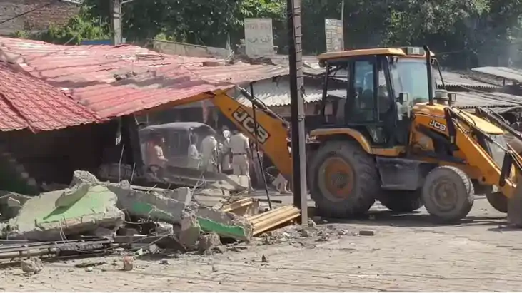 Bihar News : कटिहार में पटना हाईकोर्ट के आदेश पर हुई कार्रवा