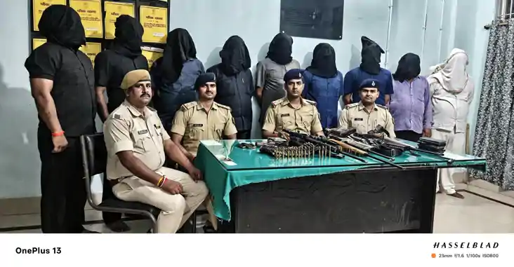 बिहार चुनाव से पहले पटना  पुलिस का ताबड़तोड़ एक्शन, पकड़ा हथ