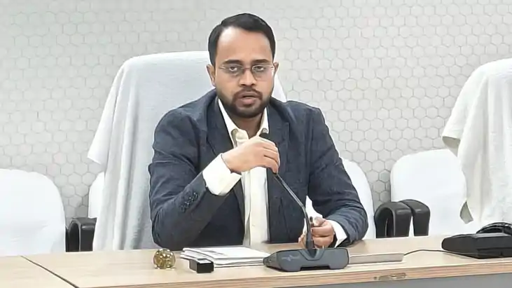 Bihar News : सारण में अवैध गतिविधियों में संलिप्त 5 चौकीदारो