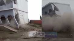 Bihar Flood News: भोजपुर में फिर बढ़ा गंगा नदी का जलस्तर, कटाव से जवैनिया गांव का स्कूल नदी में समाया