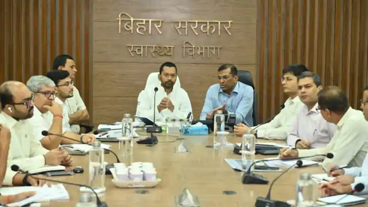 स्वास्थ्य मंत्री निशांत ने की बाढ़ पूर्व तैयारियों की समीक्ष