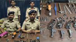 पटना में अवैध मिनी गन फैक्ट्री का खुलासा, गंगा नदी के टापू से भारी मात्रा में अधबने कट्टे और उपकरण बरामद