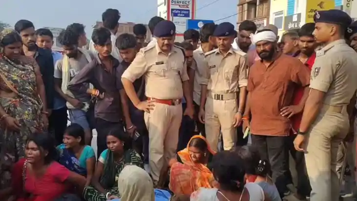 महिला की मौत के बाद परिजनों ने निजी क्लीनिक में किया हंगामा 