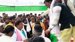 Bihar News : सीएम नीतीश के गृह जिले में जदयू कार्यकर्ताओं ने जमकर काटा बवाल, कार्यकर्ता आभार समारोह में अपमानित करने का लगाया आरोप  