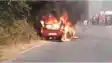 Bihar News : मुंगेर में बीच सड़क पर धू-धूकर जलने लगी कार, इलाके में मची  अफरा तफरी 