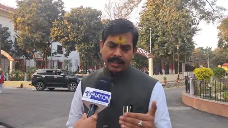 स्कूलों में सफाई के नाम पर लूट: विधान परिषद में बरसे MLC जीव