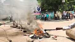 Bihar Road Accident : आरा में अनियंत्रित ई-रिक्शा ने झोपड़ी में मारी टक्कर, 4 वर्षीय बच्ची की हुई मौत, आक्रोशित लोगों ने किया सड़क जाम 
