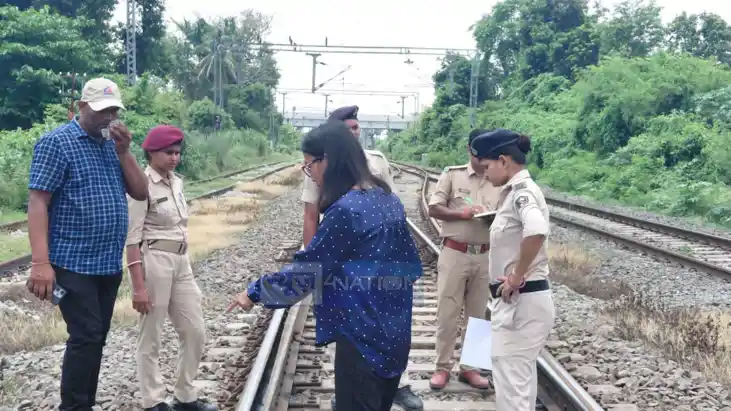 छपरा में फिर राजधानी एक्सप्रेस को बेपटरी करने की साजिश विफल,