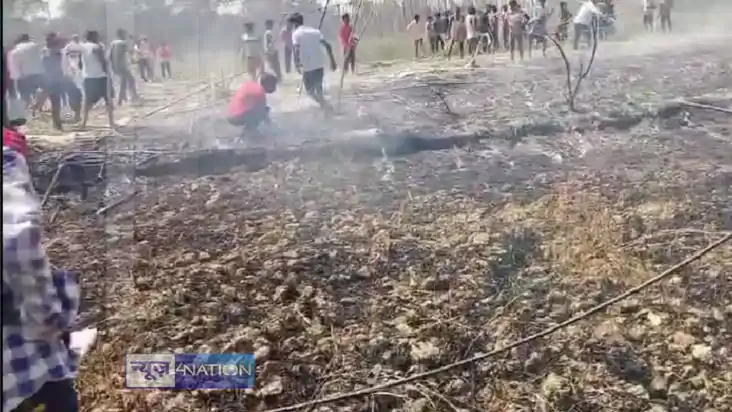 Bihar fire news - 5 बीघा में लगी आग में पान और गेहूं की फसल 