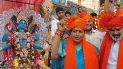 सासाराम में रामनवमी की भव्य शोभा यात्रा: महिलाओं ने दिखाई तलवारबाजी, सुरक्षा के कड़े इंतजाम