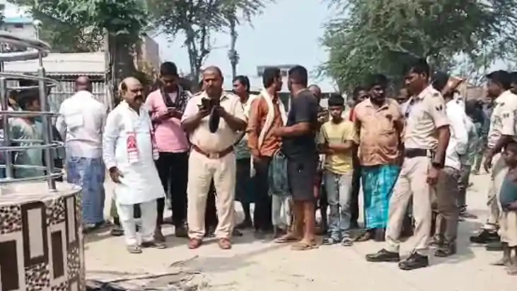 Bihar Crime News : खगड़िया में युवक की बदमाशों ने की पीट-पीट