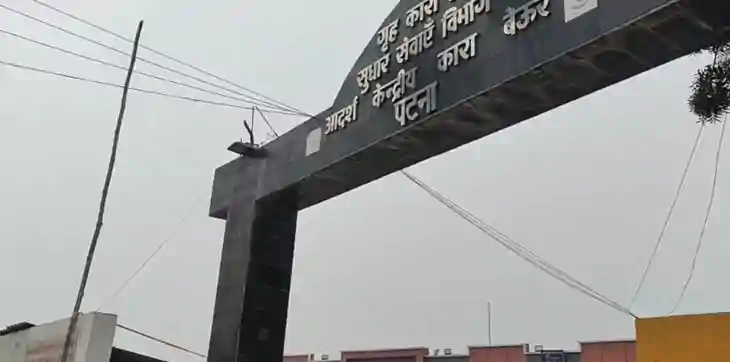 मुन्ना शुक्ला, अजय वर्मा सहित चुनाव को लेकर अब तक 28 कुख्यात मुन्ना शुक्ला, अजय वर्मा सहित चुनाव को लेकर अब तक 28 कुख्यात