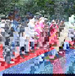 CM आवास पर छठ की छटा: मुख्यमंत्री नीतीश कुमार ने परिवार के साथ दिया अस्ताचलगामी सूर्य को अर्घ्य