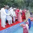 CM आवास पर छठ की छटा: मुख्यमंत्री नीतीश कुमार ने परिवार के साथ दिया अस्ताचलगामी सूर्य को अर्घ्य CM आवास पर छठ की छटा: मुख्यमंत्री नीतीश कुमार ने परिवार के साथ दिया अस्ताचलगामी सूर्य को अर्घ्य