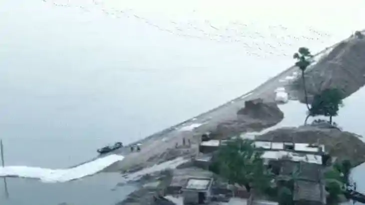 Gandak Flood Fury  4 24 Lakh Cusecs Released