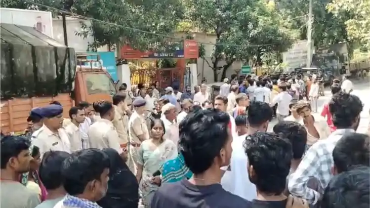 मारपीट में घायल वृद्ध की इलाज के दौरान मौत, परिजनो ने थाने क