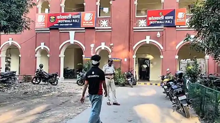 Bihar News : पटना में कोचिंग छात्रों के बीच हुई हिंसक झड़प, त Bihar News : पटना में कोचिंग छात्रों के बीच हुई हिंसक झड़प, त