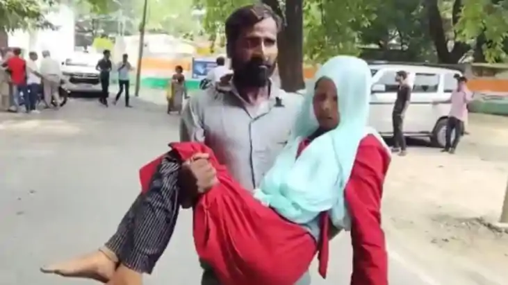 Crime News: प्रसव में महिला की बच्चेदानी निकाली, पति ने पत् Crime News: प्रसव में महिला की बच्चेदानी निकाली, पति ने पत्