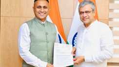 बक्सर विधायक आनंद मिश्र की दिल्ली में उच्च स्तरीय बैठकें, रेल बुनियादी ढांचे और विकास परियोजनाओं को मिली बड़ी मंजूरी