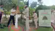 सुपौल में धूमधाम से मनाया गया वृक्ष सुरक्षा दिवस, डीएम ने पेड़ में पवित्र रक्षा सूत्र बांधकर उसकी सुरक्षा और संरक्षण का लिया संकल्प