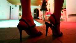 Bihar Crime : पर्यटन नगरी राजगीर में पुलिस ने सेक्स रैकेट का किया खुलासा, 15 महिलाएं और 3 पुरुषों को गिरफ्तार 