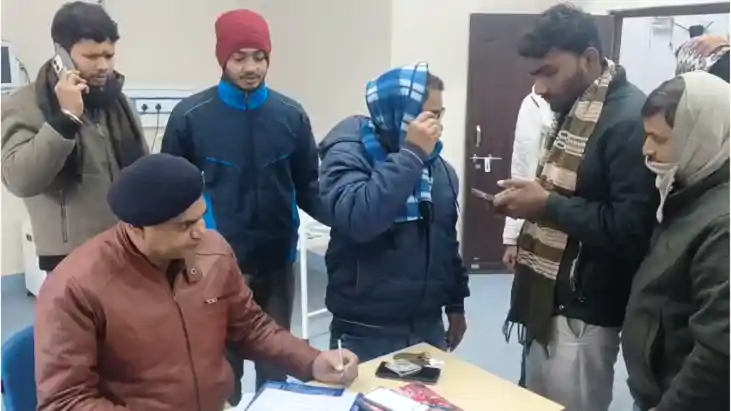 Bihar Road Accident : वैशाली में अज्ञात वाहन की चपेट में आने