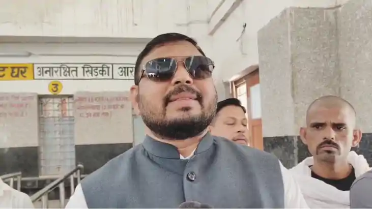 Bihar News : शेखपुरा रेलवे स्टेशन के अधिकारियों पर ब्लैक में
