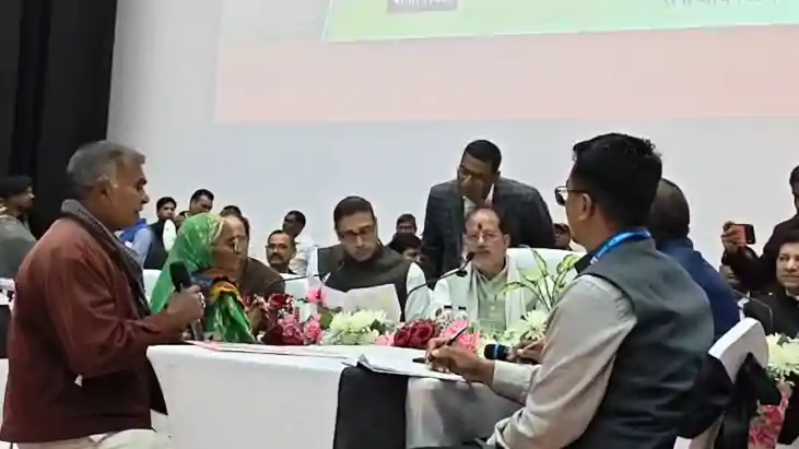 Bihar News : जनसंवाद में डिप्टी सीएम विजय सिन्हा के सामने रो