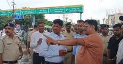 Patna Dranage system - पटना में बारिश से भारी जलजमाव के बाद सड़क पर उतरे डीएम, कहा 1-2 घंटे में लोगों को समस्या से मिलेगी निजात