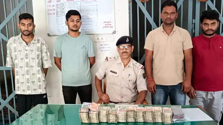 Bihar News : मोतिहारी पुलिस ने की बड़ी कार्रवाई, आधी रात कार