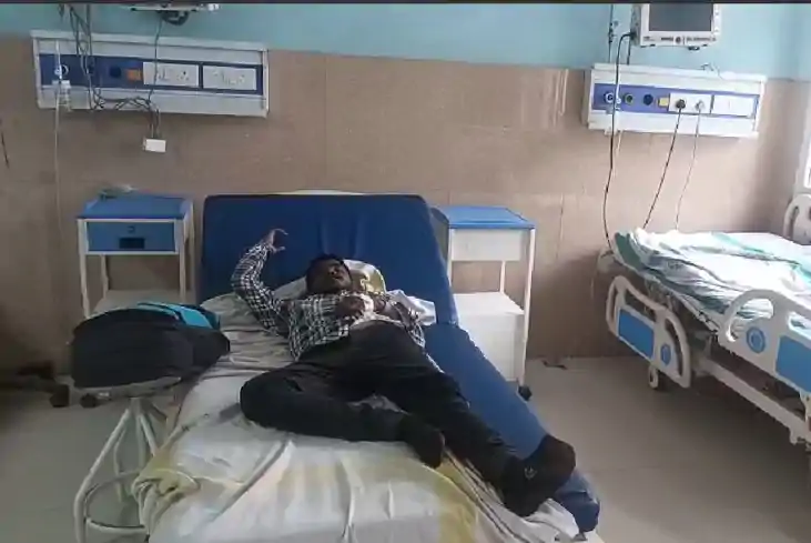 ट्रेन में नशाखुरानी गिरोह के जाल में फंसा युवक, बिस्किट खिला