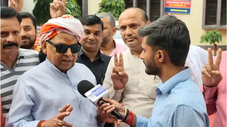 लगातार चौथी बार  जीत दर्ज करने पर विधान पार्षद नीरज कुमार ने