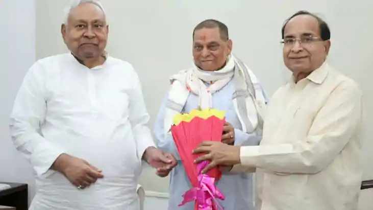जीत दर्ज करने के बाद नीरज कुमार ने लिया नीतीश कुमार का आशीर्