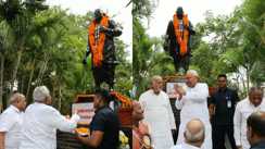 बिहारशरीफ के सरदार पटेल मेमोरियल कॉलेज पहुंचे पूर्व सीएम नीतीश कुमार, महाविद्यालय  के संस्थापक प्रो. राजेंद्र प्रसाद की प्रतिमा का किया अनावरण