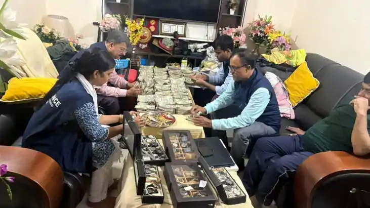 पटना ADM (सप्लाई) और उनकी सब रजिस्ट्रार पत्नी के ठिकानों पर 